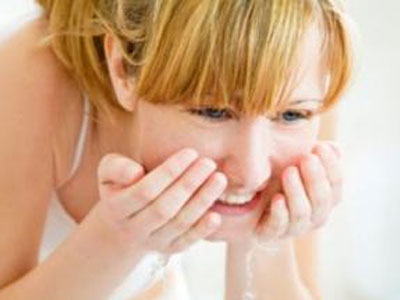 Τέλος τα σπυράκια και τα μαύρα στίγματα